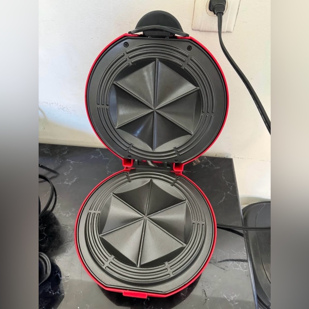 Hamilton Beach Red Audio Device - Picture 2 of 5